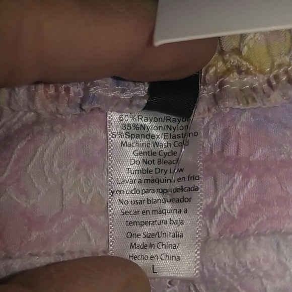 Lady's, Floral Patterned, Stretch Pants - Picture 5 of 5